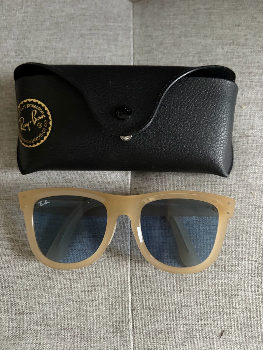 NEW Ray-Ban Wayfarer Sunglasses with Blue Lenses